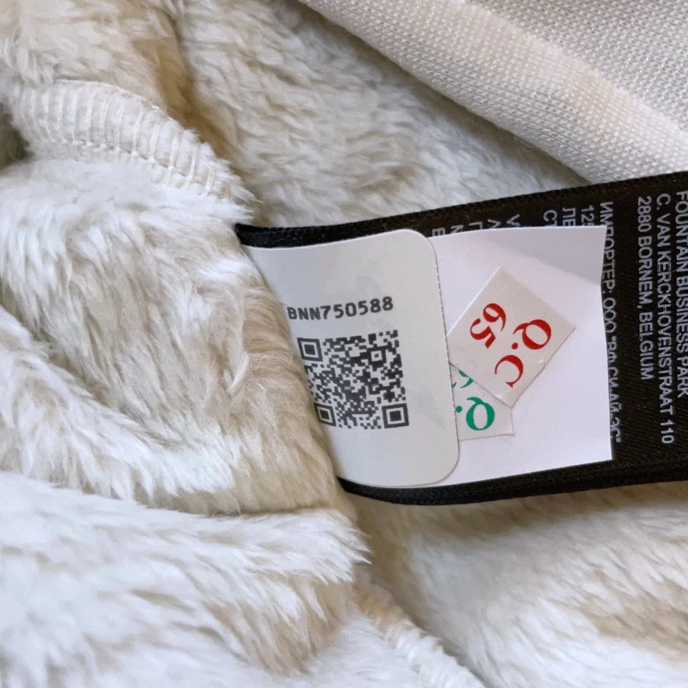 The North Face Women’s Osito Quarter Zip Vintage White Pullover - Picture 6 of 7